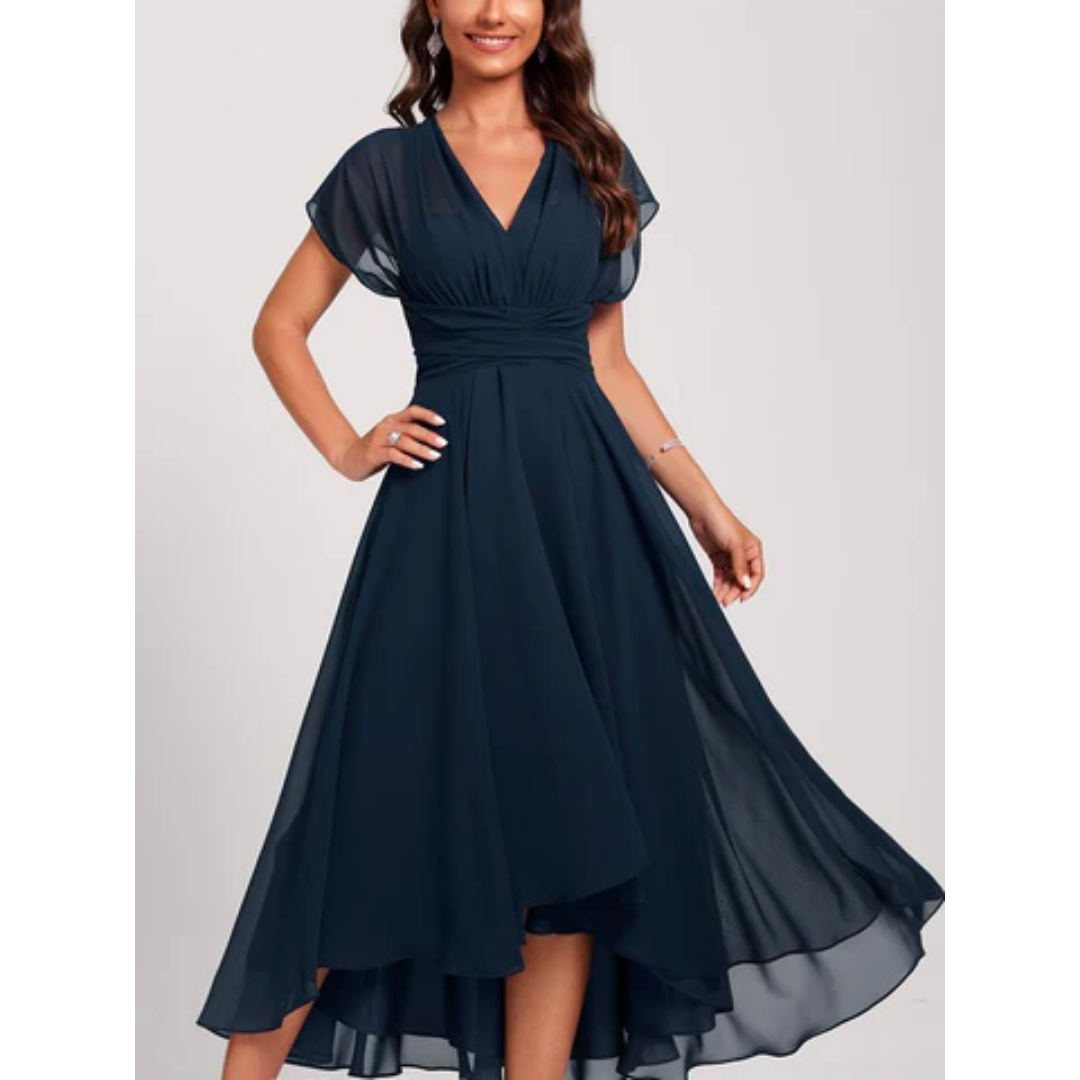 Asymmetrisch geschnittenes Damenkleid mit V-Ausschnitt und kurzen Ärmeln