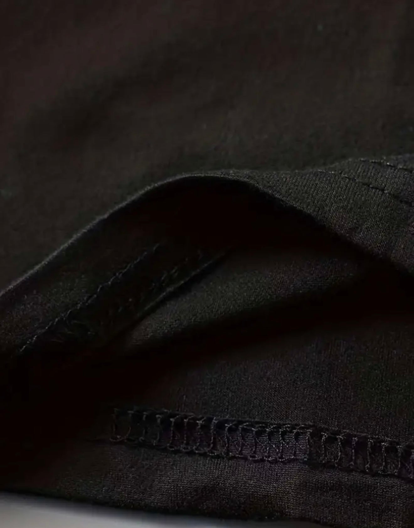 Lang geschnittenes Damen Langarmshirt mit Rundhalsausschnitt
