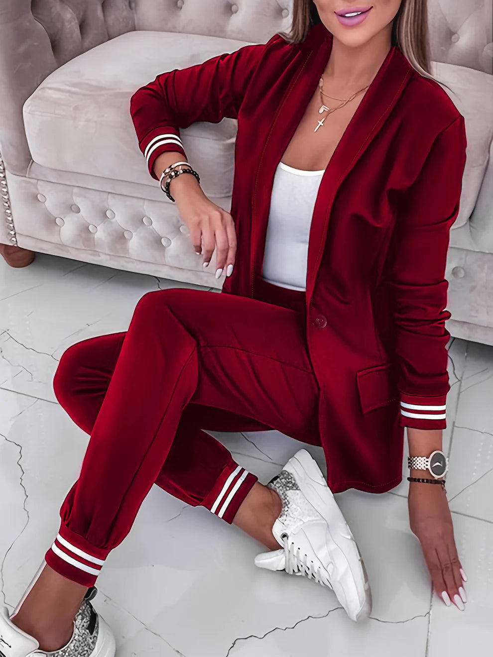 Zweiteiliges Set mit offenem Blazer und schmaler Hose mit Streifendetail