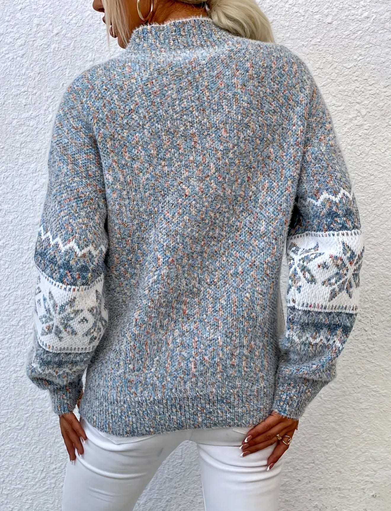 Pullover mit klassischem Strickmuster