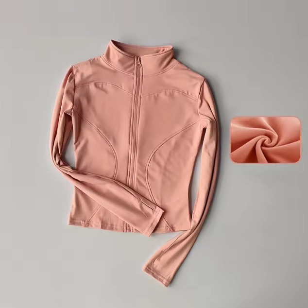 Sportliches Damen-Oberteil mit hohem Kragen und langen Ärmeln