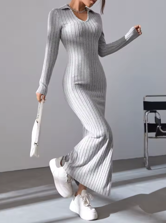 Damenkleid mit Rippenmuster und langen Ärmeln