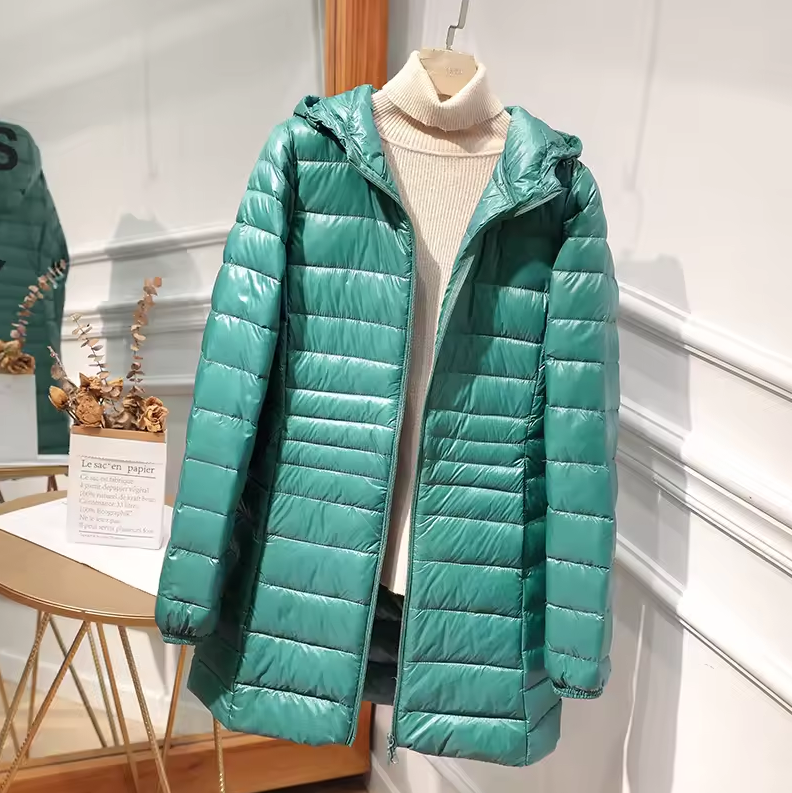 Gefütterte Damen Jacke mit Kapuze und Reißverschluss