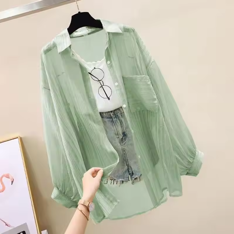 Transparente Bluse mit Kragen und langen Ärmeln