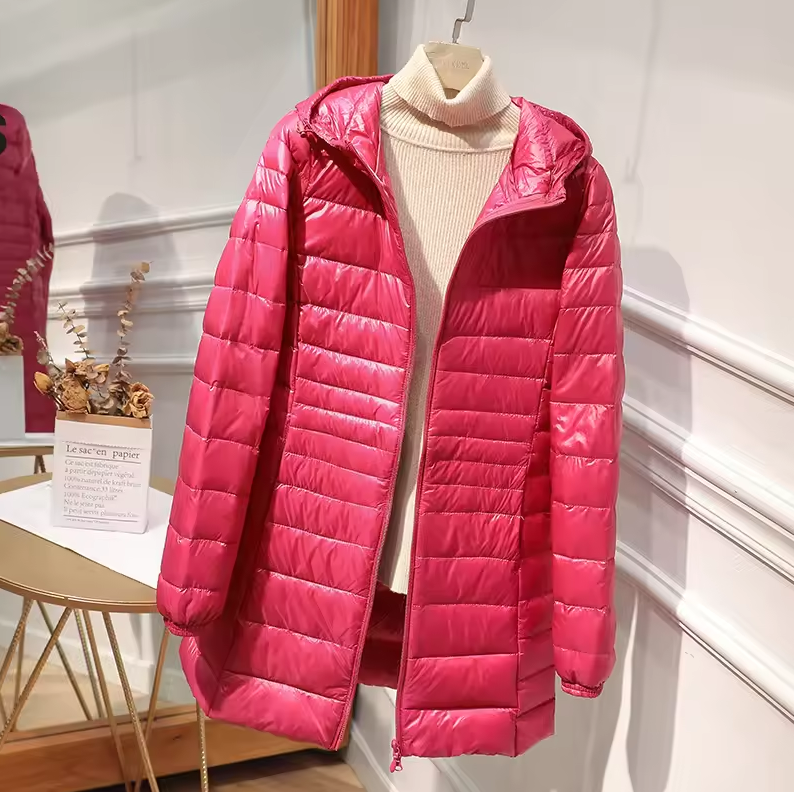 Gefütterte Damen Jacke mit Kapuze und Reißverschluss