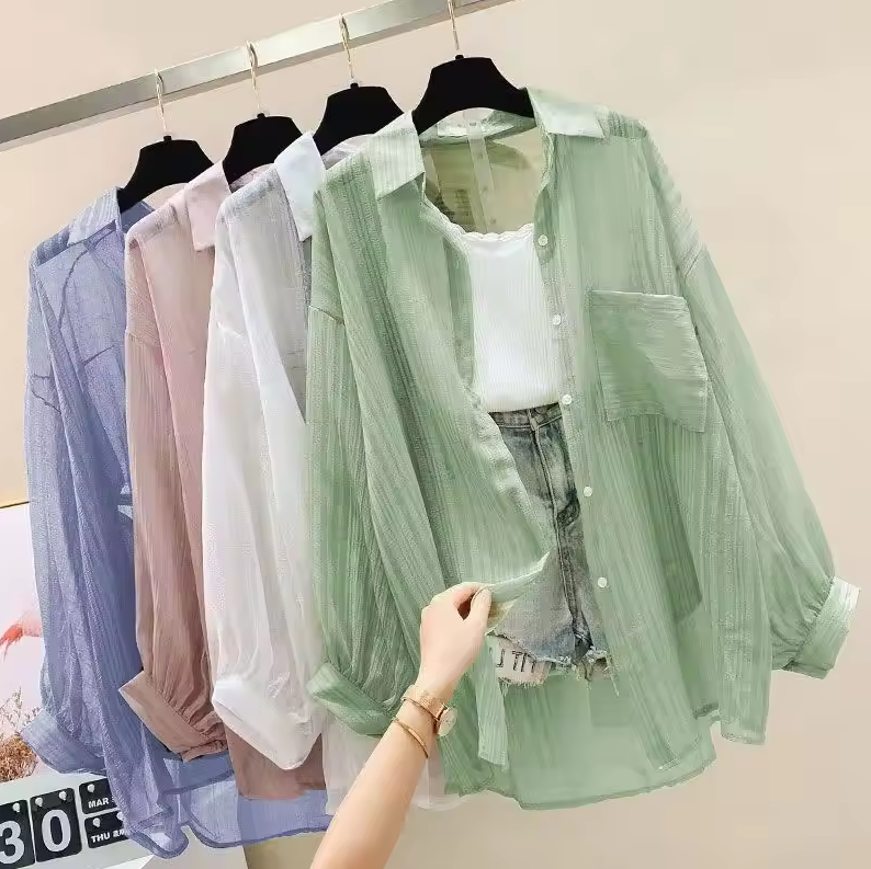 Transparente Bluse mit Kragen und langen Ärmeln