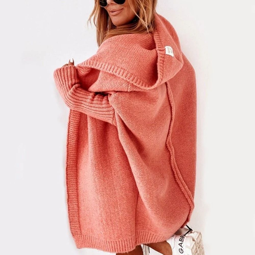 Gemütliche Damen-Strickjacke mit Kapuze im offenen Design