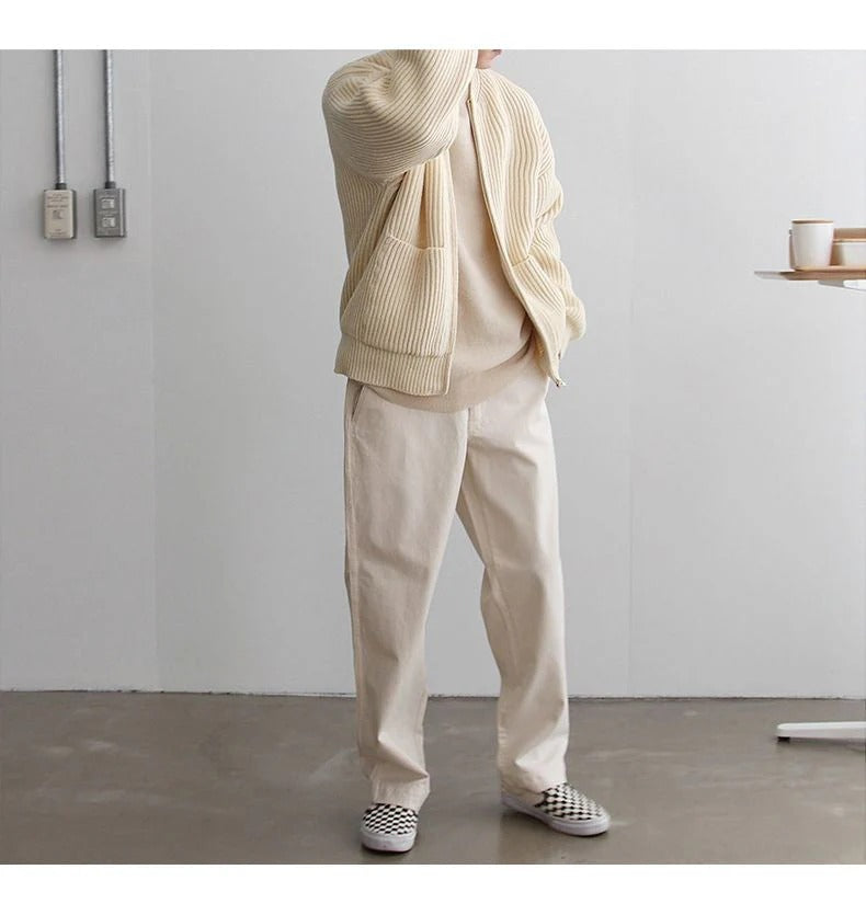 Strickjacke mit aufgesetzten Taschen