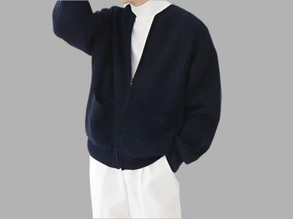 Strickjacke mit aufgesetzten Taschen