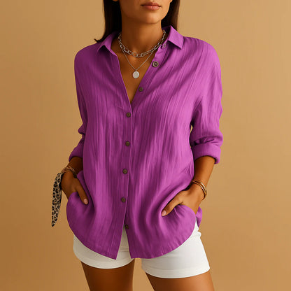 Locker geschnittene Bluse mit Hemdkragen und Knopfleiste