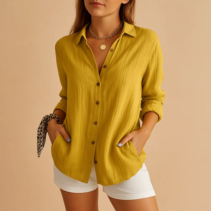 Locker geschnittene Bluse mit Hemdkragen und Knopfleiste