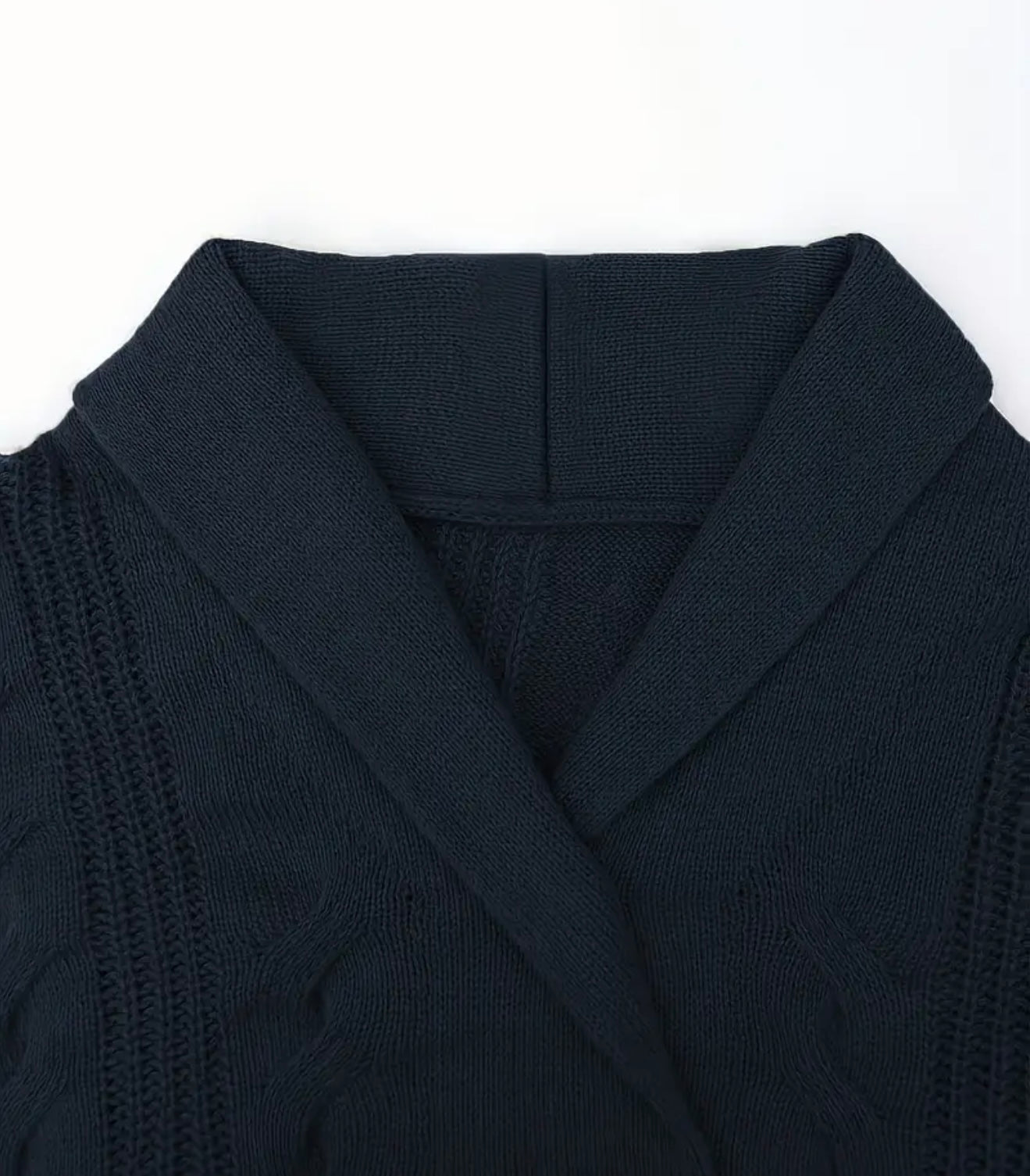Herren Strickjacke mit Schalkragen und Zopfmuster