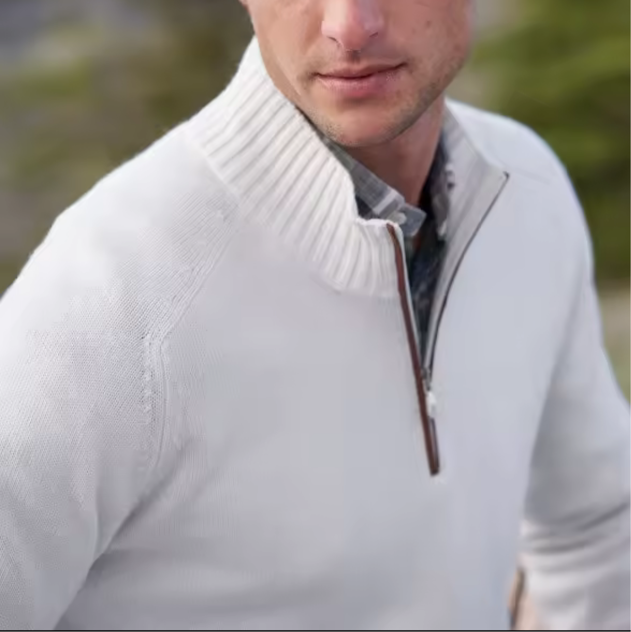 Herrenpullover mit halbem Reißverschluss und Stehkragen