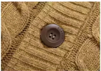 Herren Strickjacke mit Zopfmuster und Stehkragen