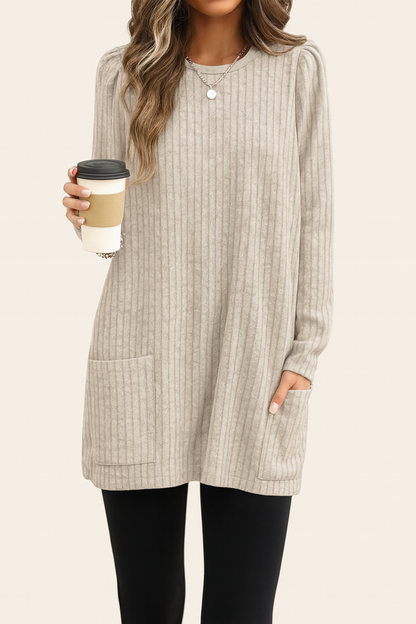 Langer bequemer Strickpullover für Damen