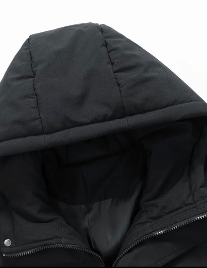 Stilvolle kurze Steppjacke für Damen mit Kapuze und Reißverschluss