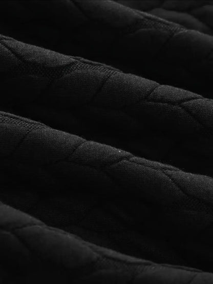 Stilvoller Strickmantel für Damen mit Kapuze und Knopfleiste