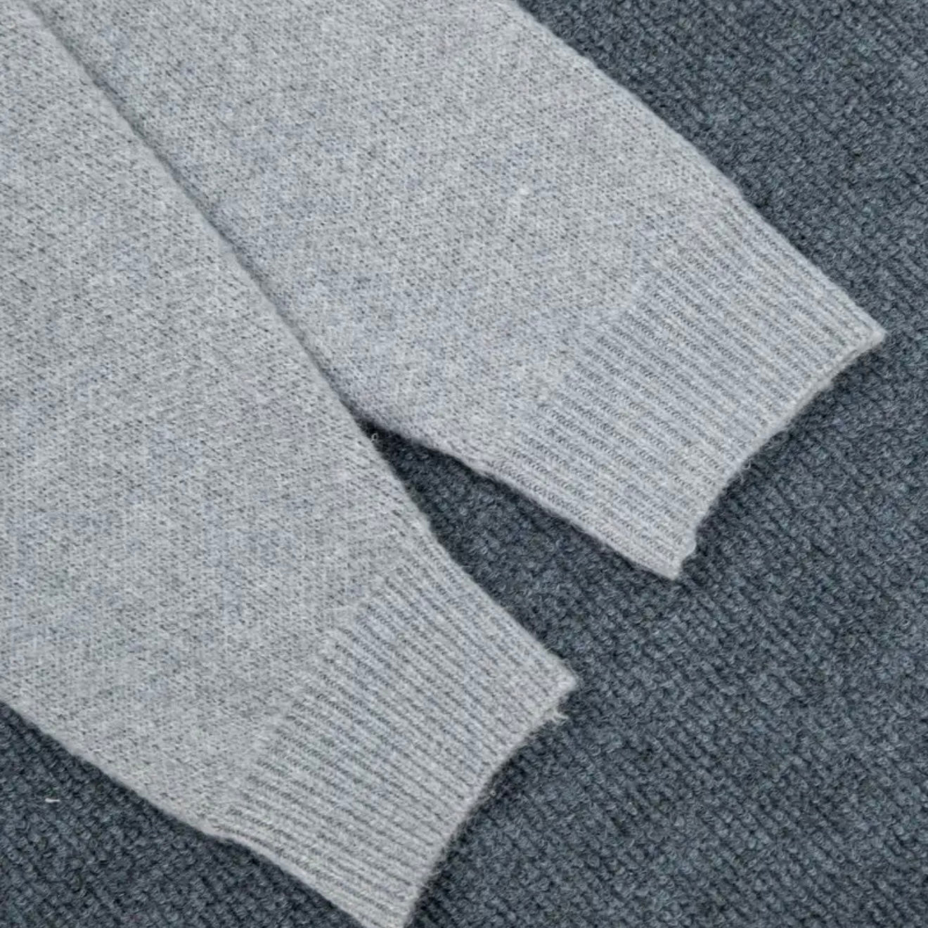 Eleganter Pullover für Damen mit Rundhalsausschnitt und legerem Schnitt