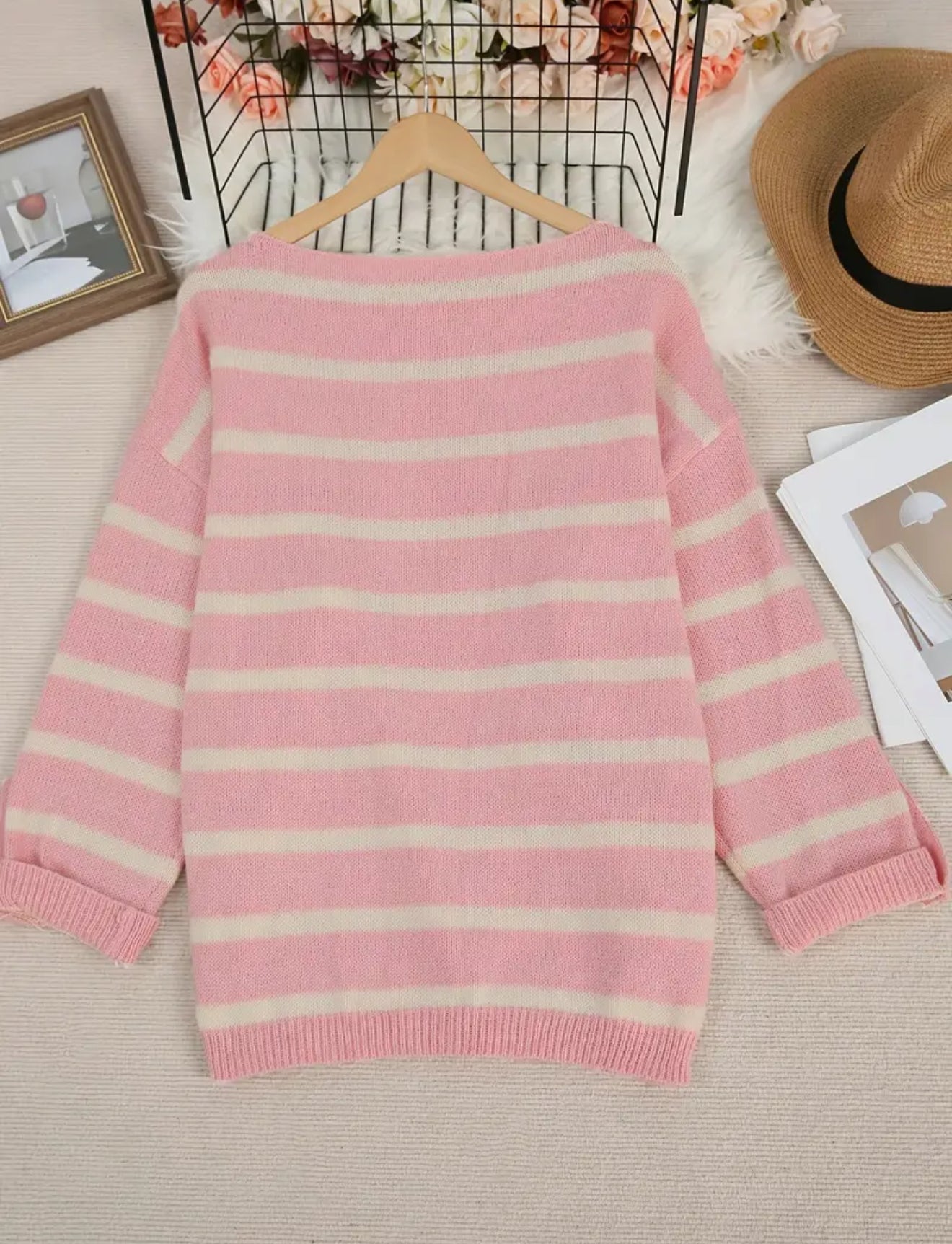 Damenpullover mit Streifenmuster und Taschen
