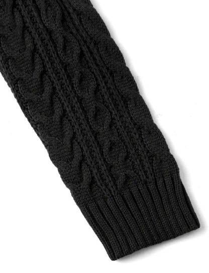 Damenstrickpullover mit Zopfmuster