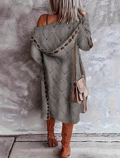 Lange Damenstrickjacke mit Kapuze und Ellenpatches