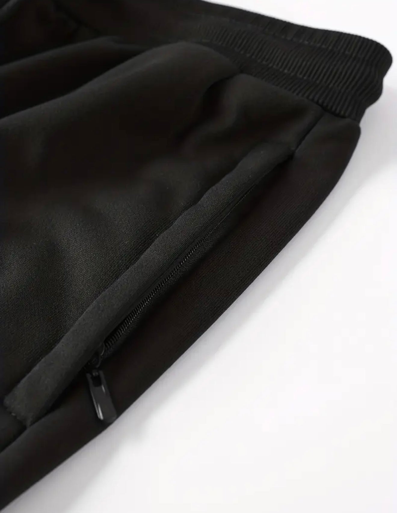 Zweiteiliges Set mit Jacke und Hose