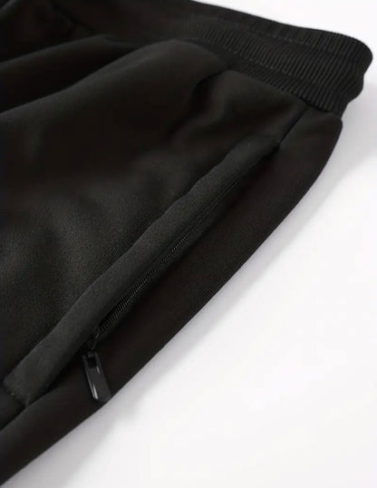 Zweiteiliges Set mit Jacke und Hose