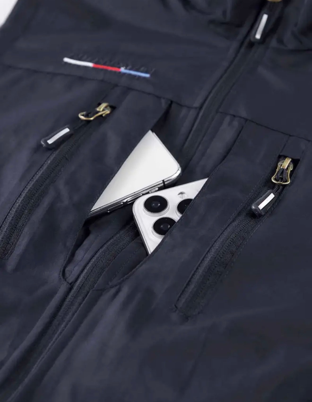 Herrenweste mit Stehkragen und Mehrfachtaschen