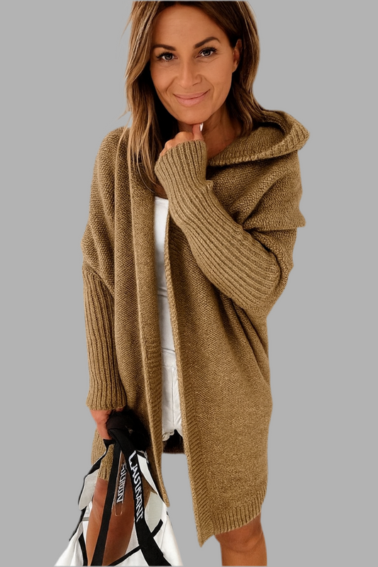 Gemütliche Damen Strickjacke mit Kapuze im offenen Design