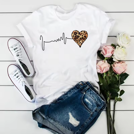 T-Shirt mit Herzdesign und EKG-Muster