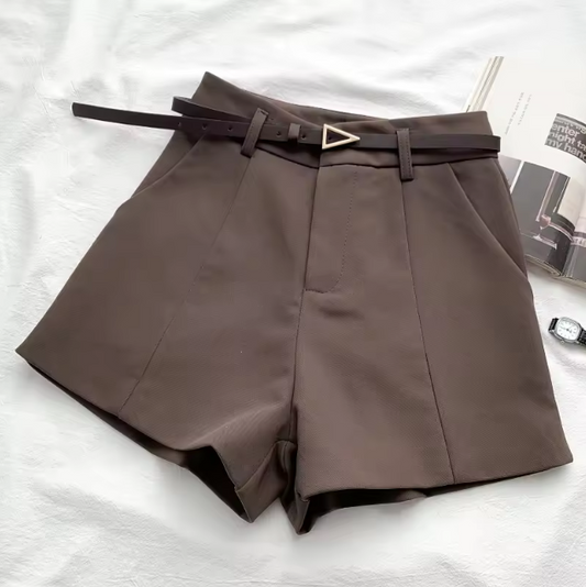 Damen-Shorts mit Gürtel und elegantem Schnitt