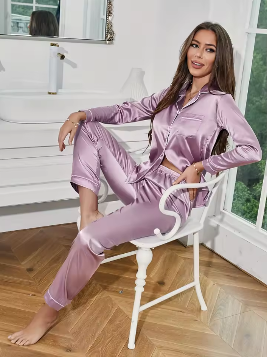 Damen-Pyjama-Set aus satinartigem Material mit Oberteil und langer Hose