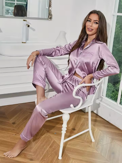 Bequemes Pyjama-Set für Damen aus Satin