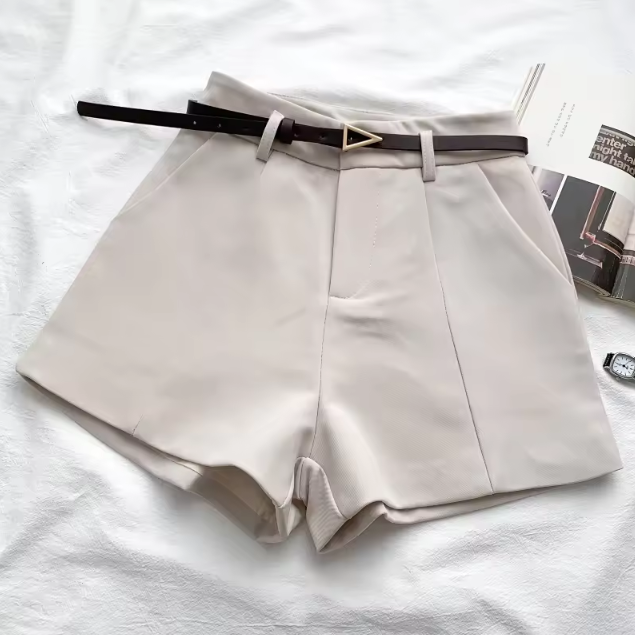 Damen-Shorts mit Gürtel und elegantem Schnitt