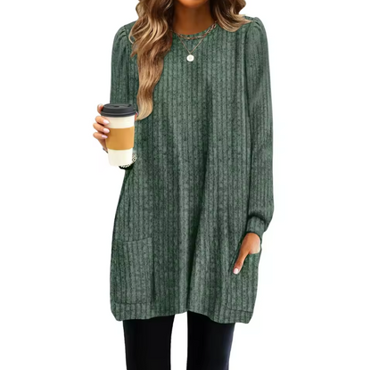 Langer bequemer Strickpullover für Damen