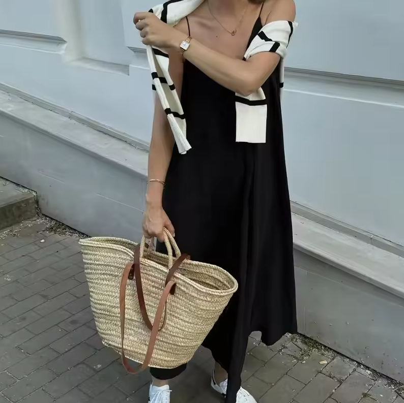 Ärmelloser Jumpsuit mit weitem Bein und schmalen Trägern