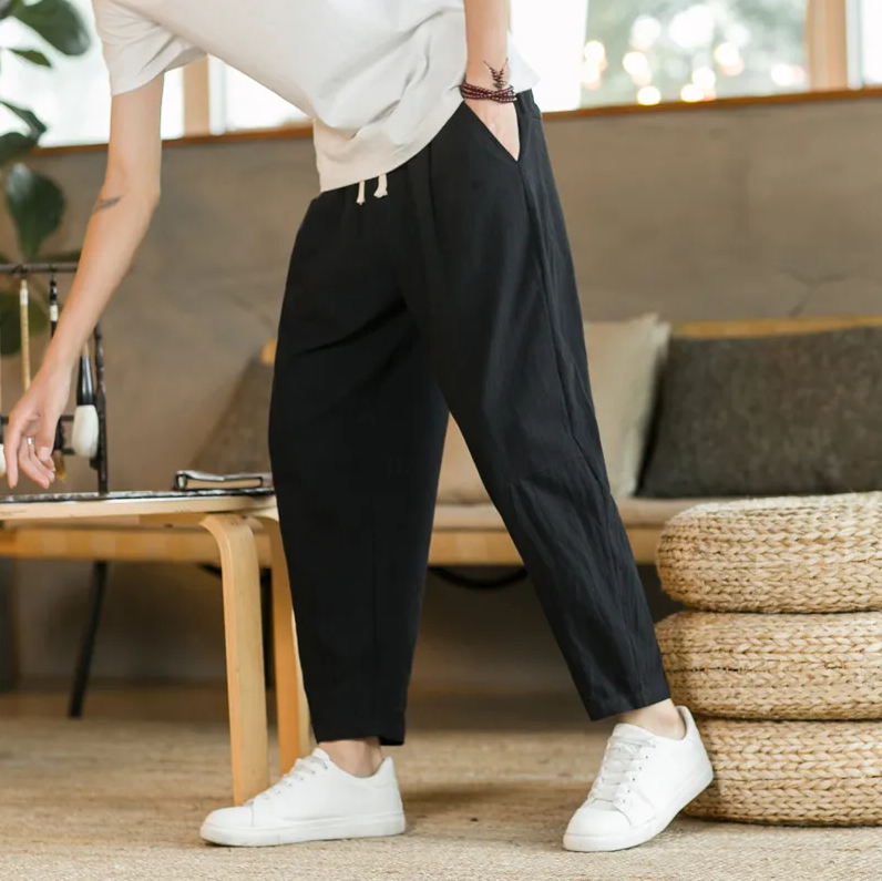 Locker geschnittene Hose mit elastischem Bund und Kordelzug