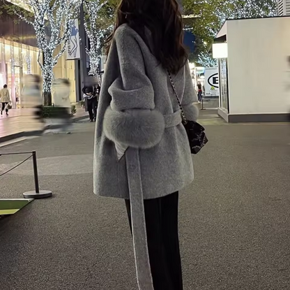 Kuschelige Jacke für Damen mit Bindegürtel