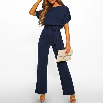 Eleganter Jumpsuit mit Taillengürtel und geradem Schnitt