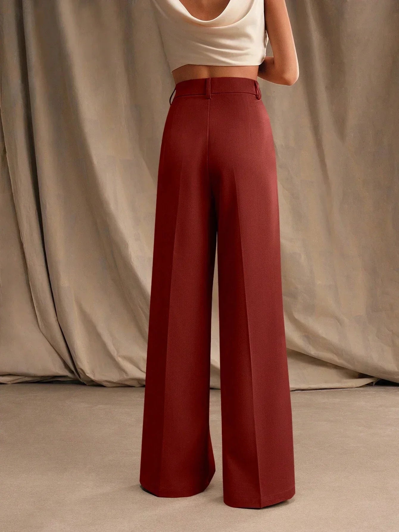 Damenhose mit weitem Schnitt, elastischem Bund und fließendem Stoff