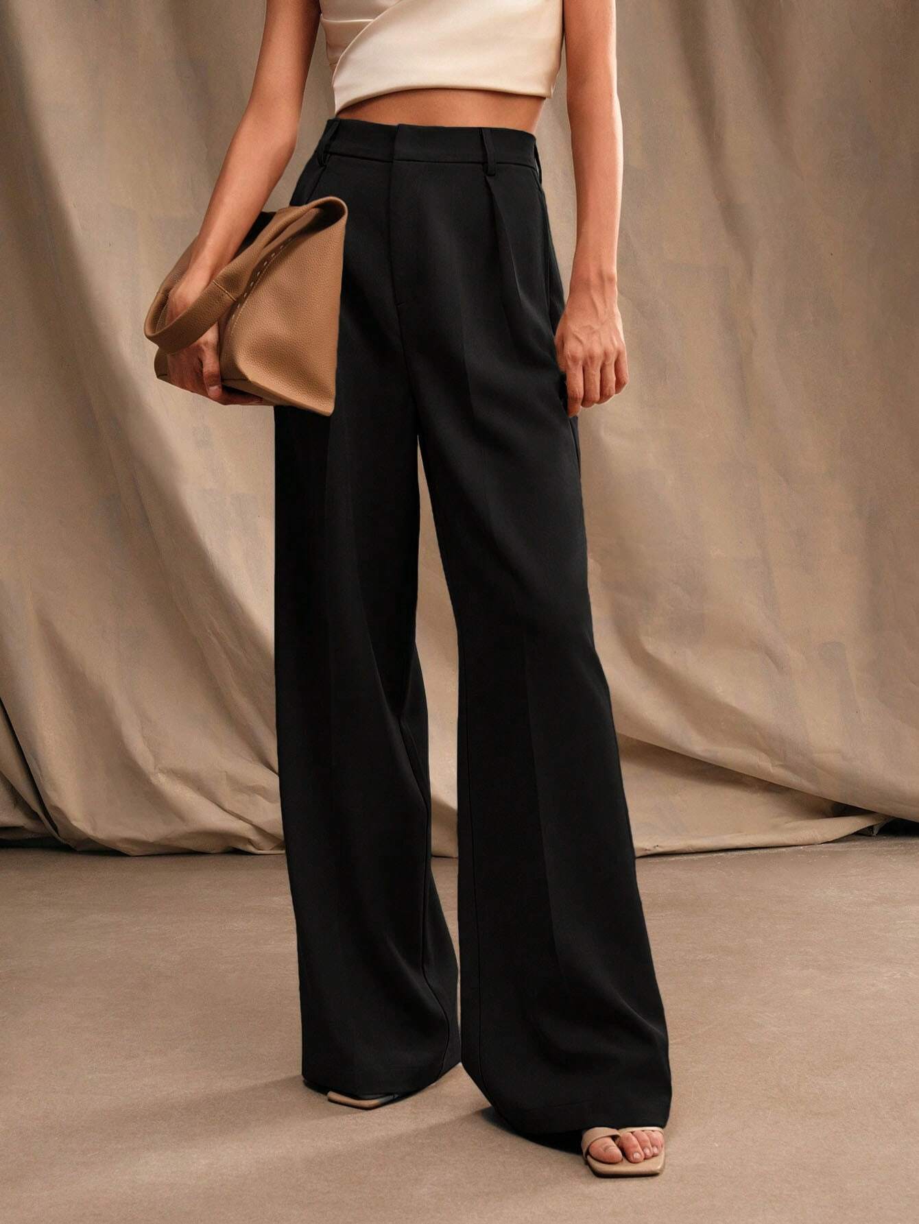 Damenhose mit weitem Schnitt, elastischem Bund und fließendem Stoff