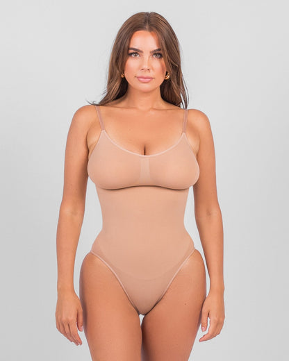 Elastischer Body mit tiefem Ausschnitt und breiten Trägern