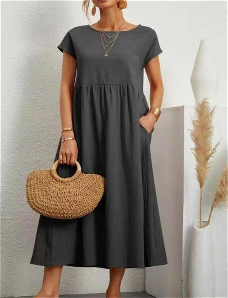 Knöchellanges Kleid mit kurzen Ärmeln und lockerer Passform