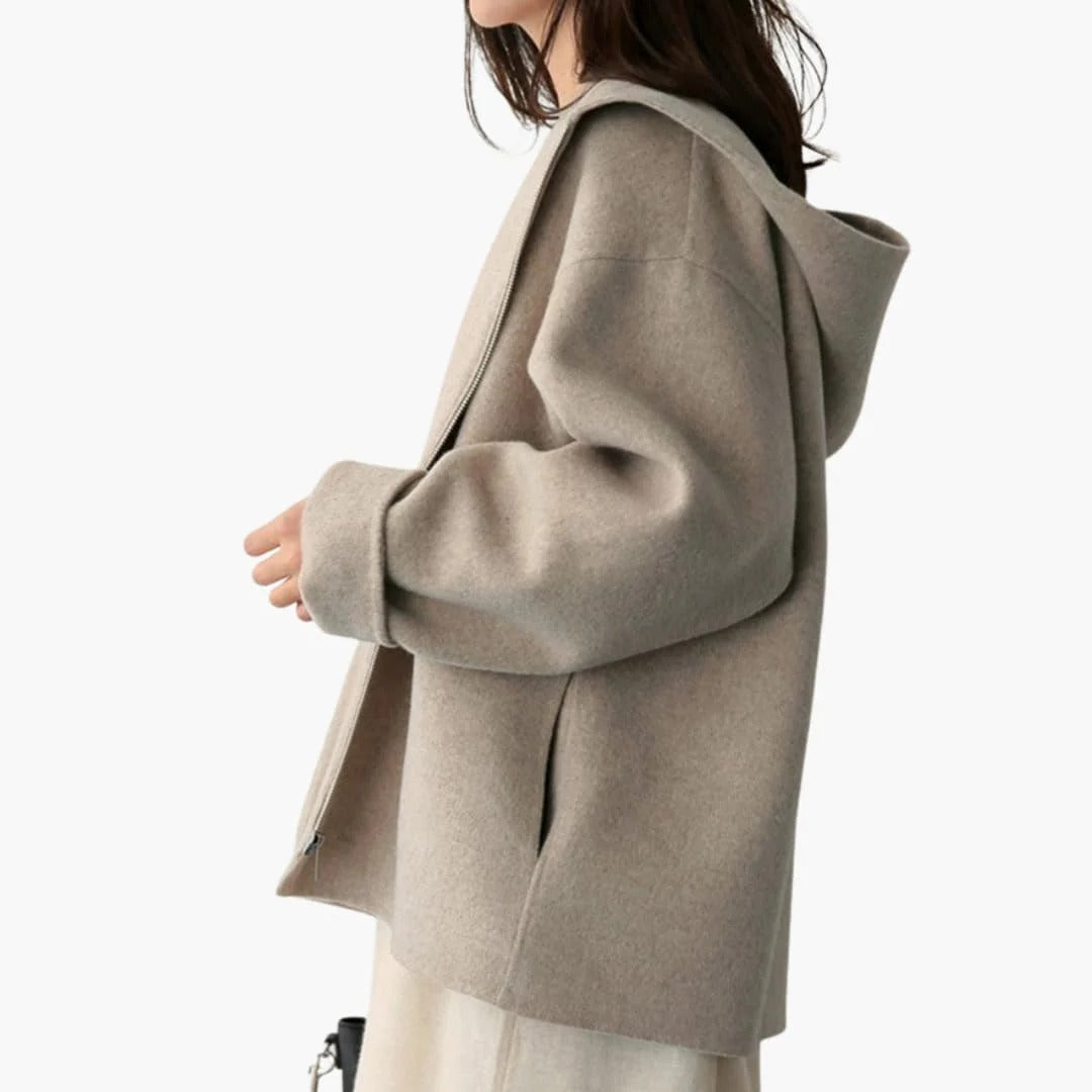 Damenjacke mit Kapuze und lockerer Passform