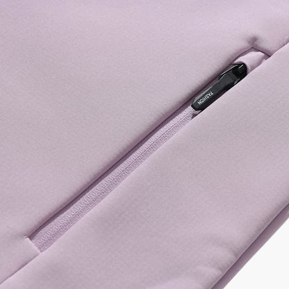 Damenjacke mit Kapuze und wetterbeständiger Oberfläche