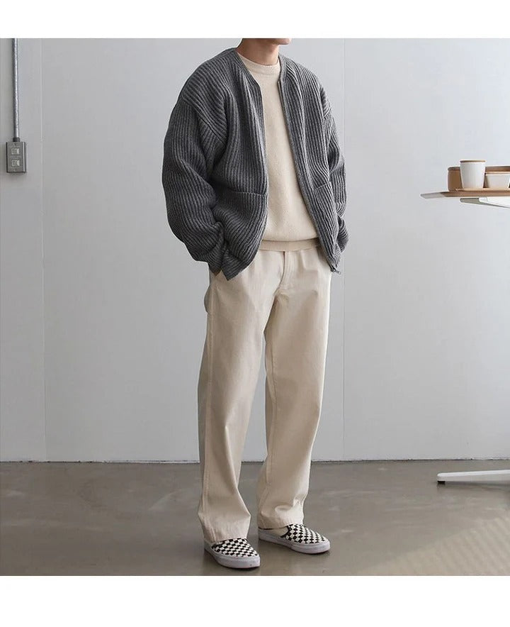 Strickjacke mit aufgesetzten Taschen
