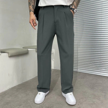 Herrenhose mit geradem Schnitt und klassischer Bügelfalte