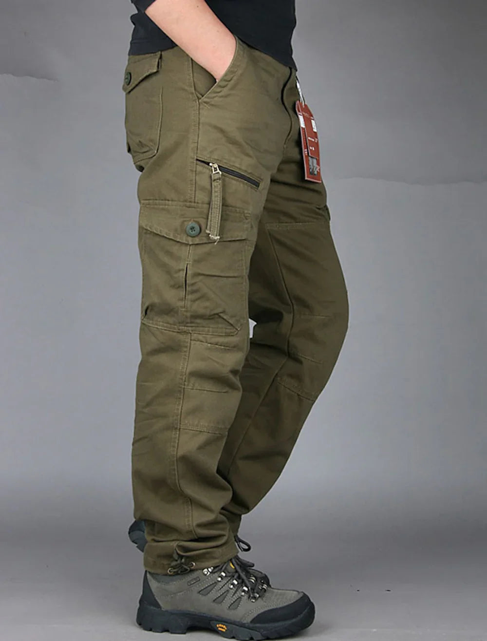 Funktionale Herren Cargohose mit aufgesetzten Taschen und geradem Schnitt