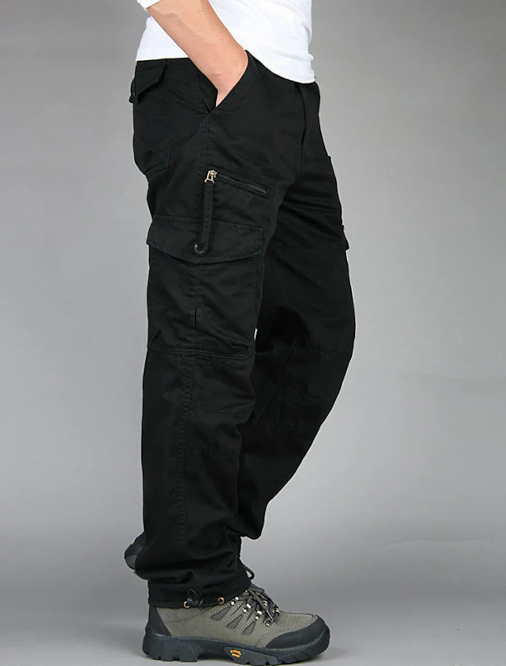Funktionale Herren Cargohose mit aufgesetzten Taschen und geradem Schnitt
