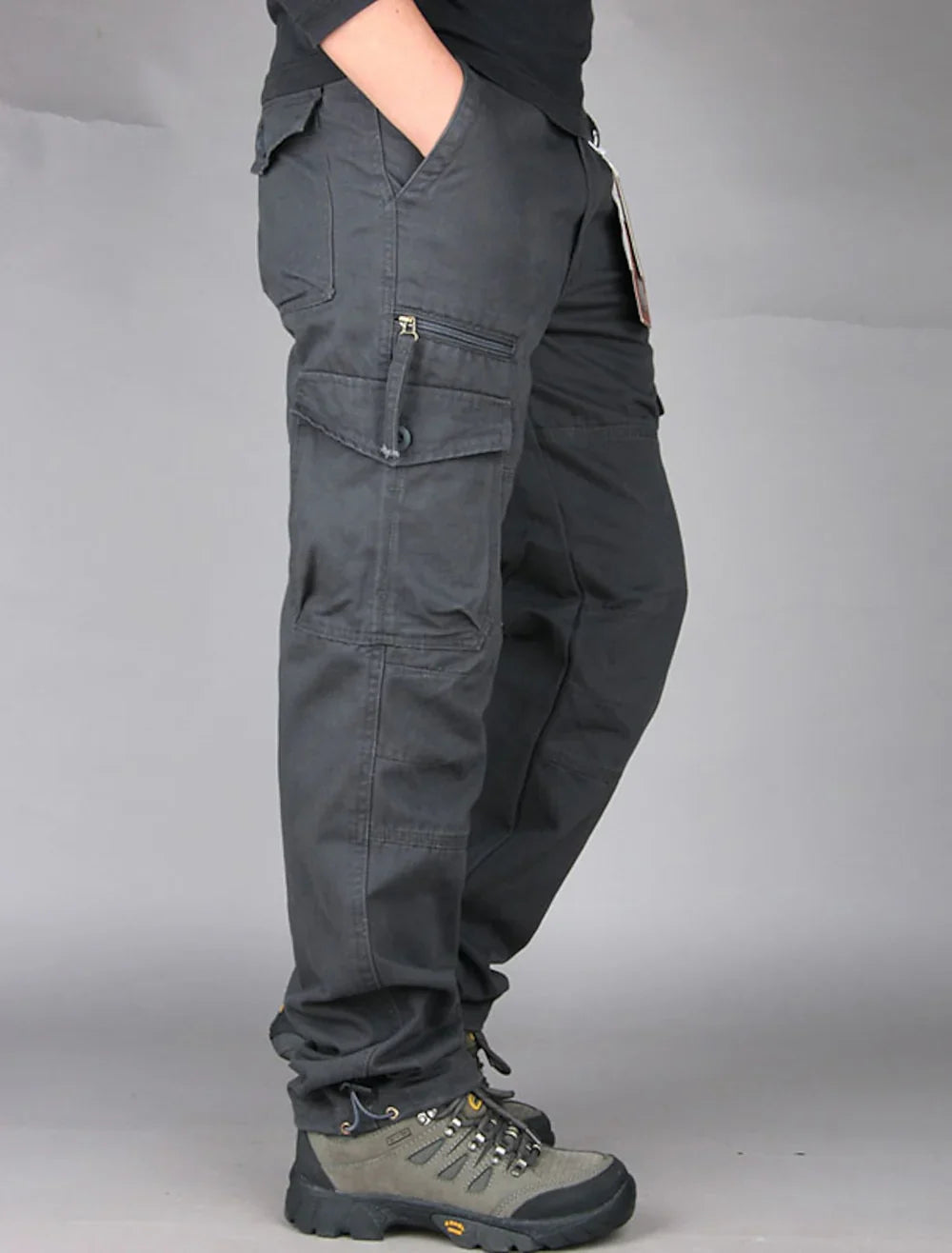 Funktionale Herren Cargohose mit aufgesetzten Taschen und geradem Schnitt